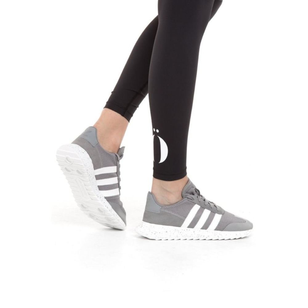 ADIDAS Originals Grey Flashback Sneakers - Picture 4 of 8